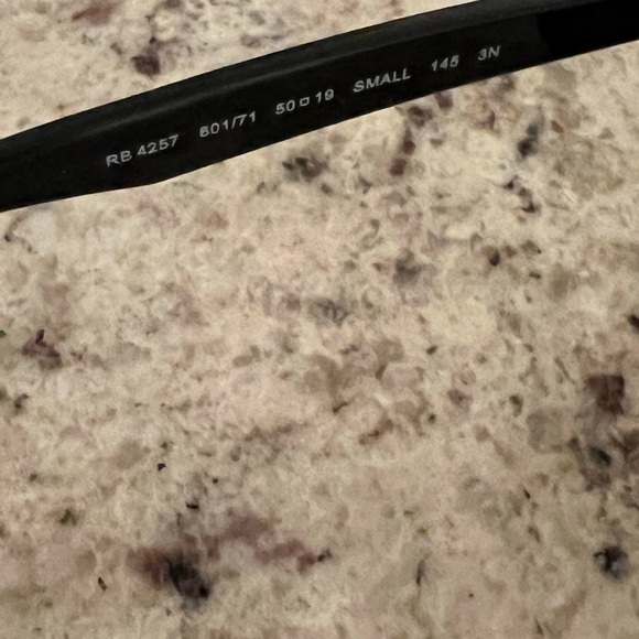 Ray Ban black and gold sunglasses. Good shape - Picture 4 of 5